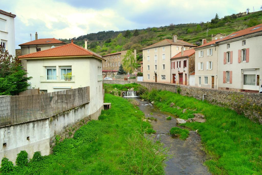 La Mezzanine Διαμέρισμα Satillieu Εξωτερικό φωτογραφία